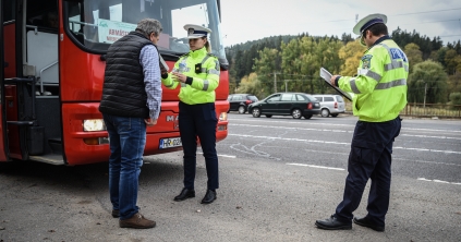 Ittasan vezettek iskolabuszt, lebuktak